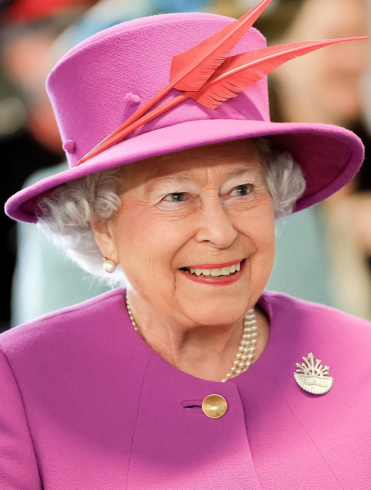 20220912-Queen_Elizabeth_II_in_March_2015.jpg