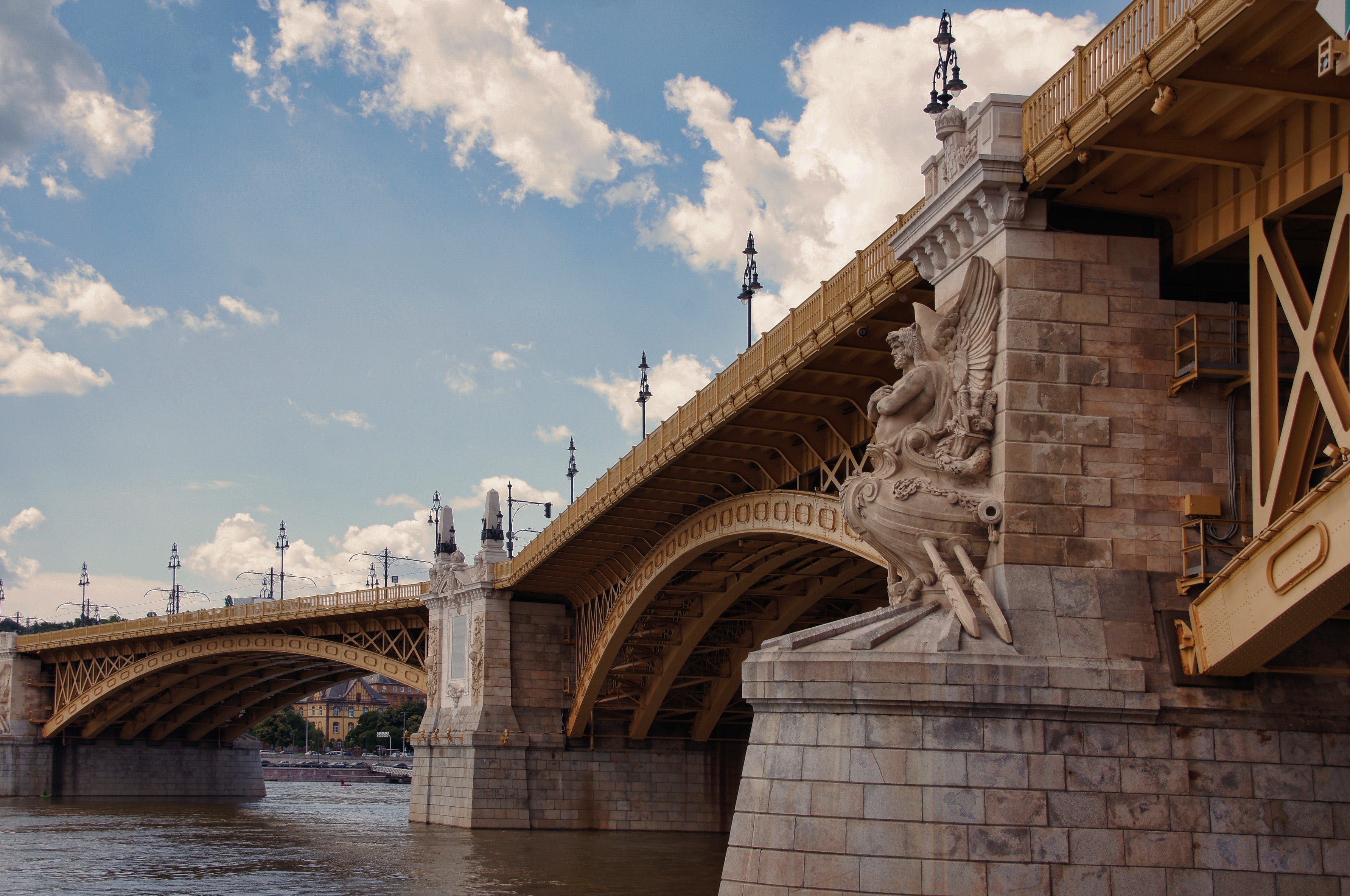 view-of-bridge-in-city-257447